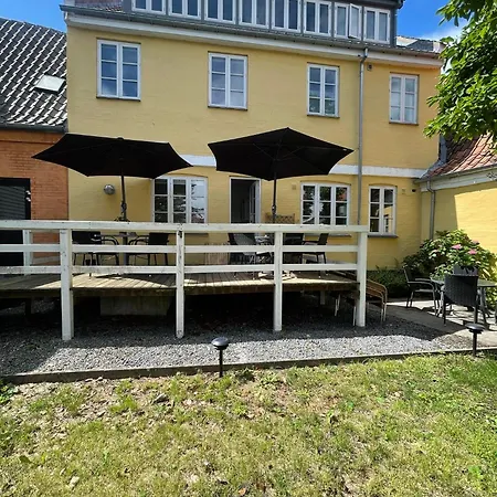 Faaborg Vandrerhjem Hostel *
